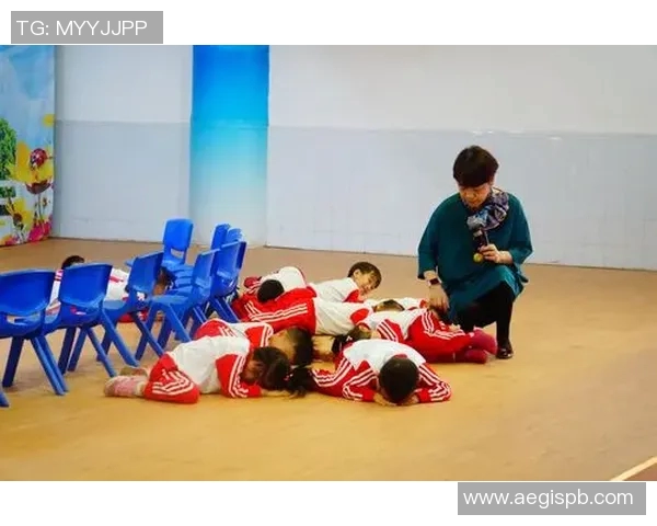 《系统化游泳教学法:从入门到提高的全方位训练指南》 《系统化游泳教学法:从入门到提高的全方位训练指南》