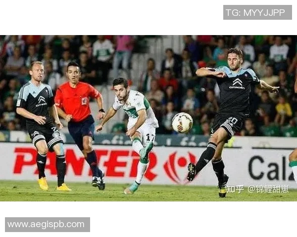 以进球为核心:探索足球比赛中进攻策略与球员心理的深度分析 以进球为核心:探索足球比赛中进攻策略与球员心理的深度分析