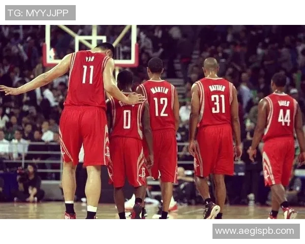 火箭队与马刺队第四节激战回顾精彩瞬间与关键时刻分析