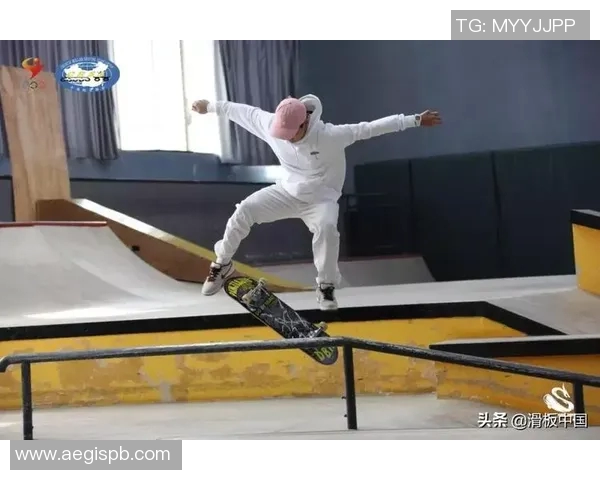 重庆滑板队的防守策略与战术分析探讨滑板运动的团队协作与应对技巧 重庆滑板队的防守策略与战术分析探讨滑板运动的团队协作与应对技巧